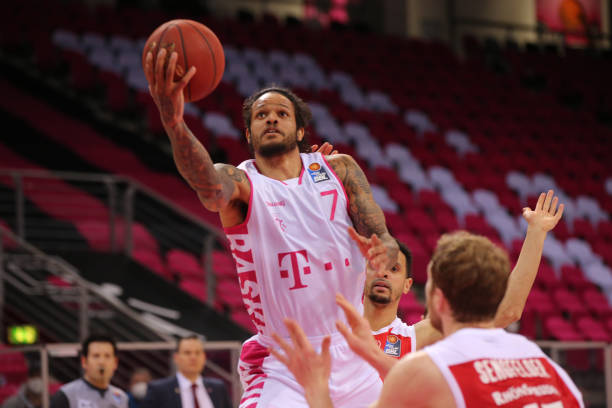 场比赛中采 场比赛中采