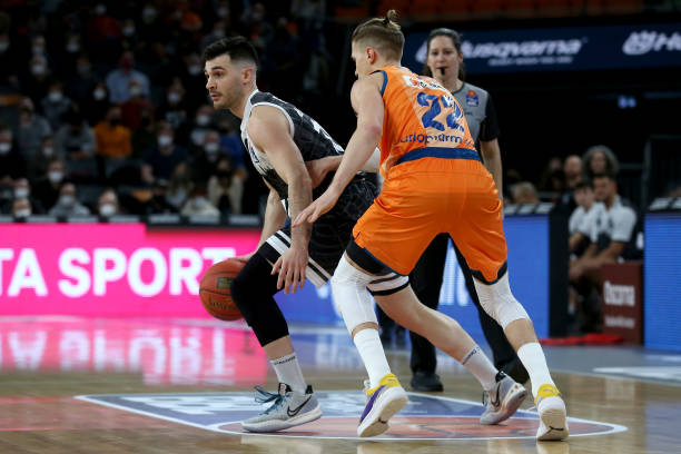 配合创造出 配合创造出